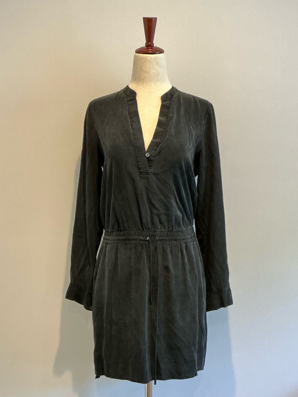 Vince Silk Long Sleeve Grey Mini Dress - size 4 (small)